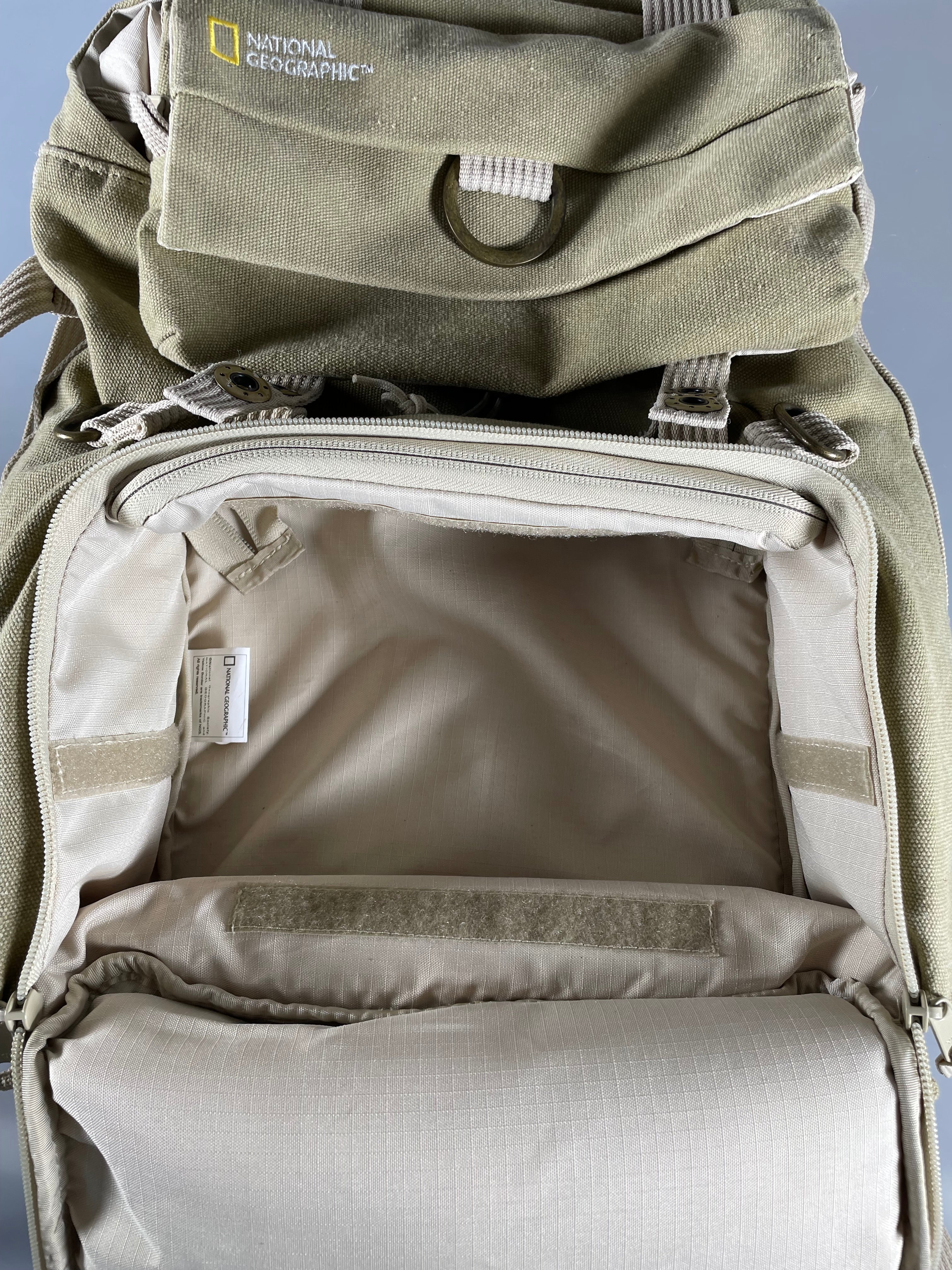 National Geographic earth explorer medium backpack NG 5162 canvas tan Cardinal Camera Used