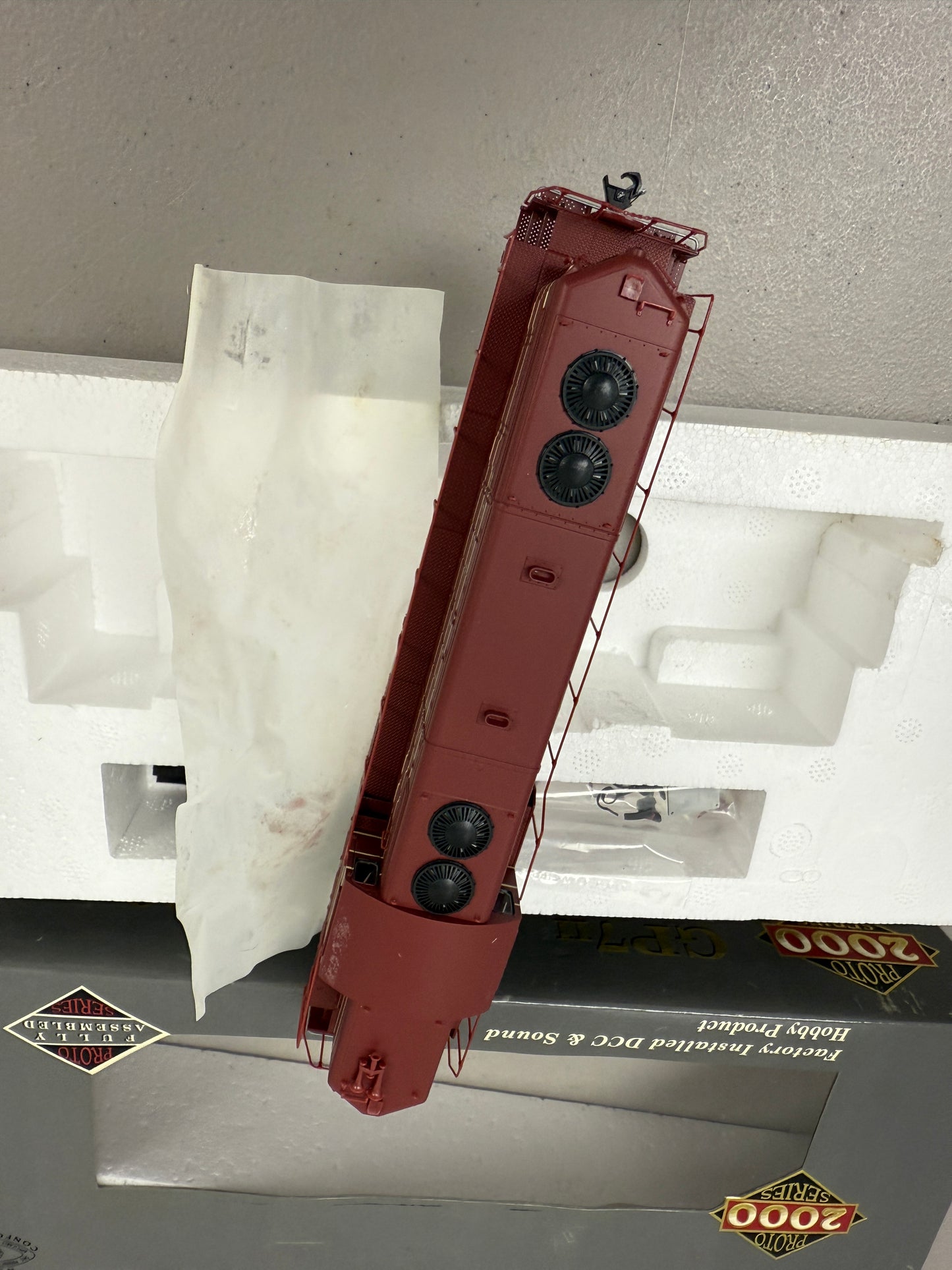 Proto 2000 Series GP7 II Locomotive HO scale Rock Island 1277