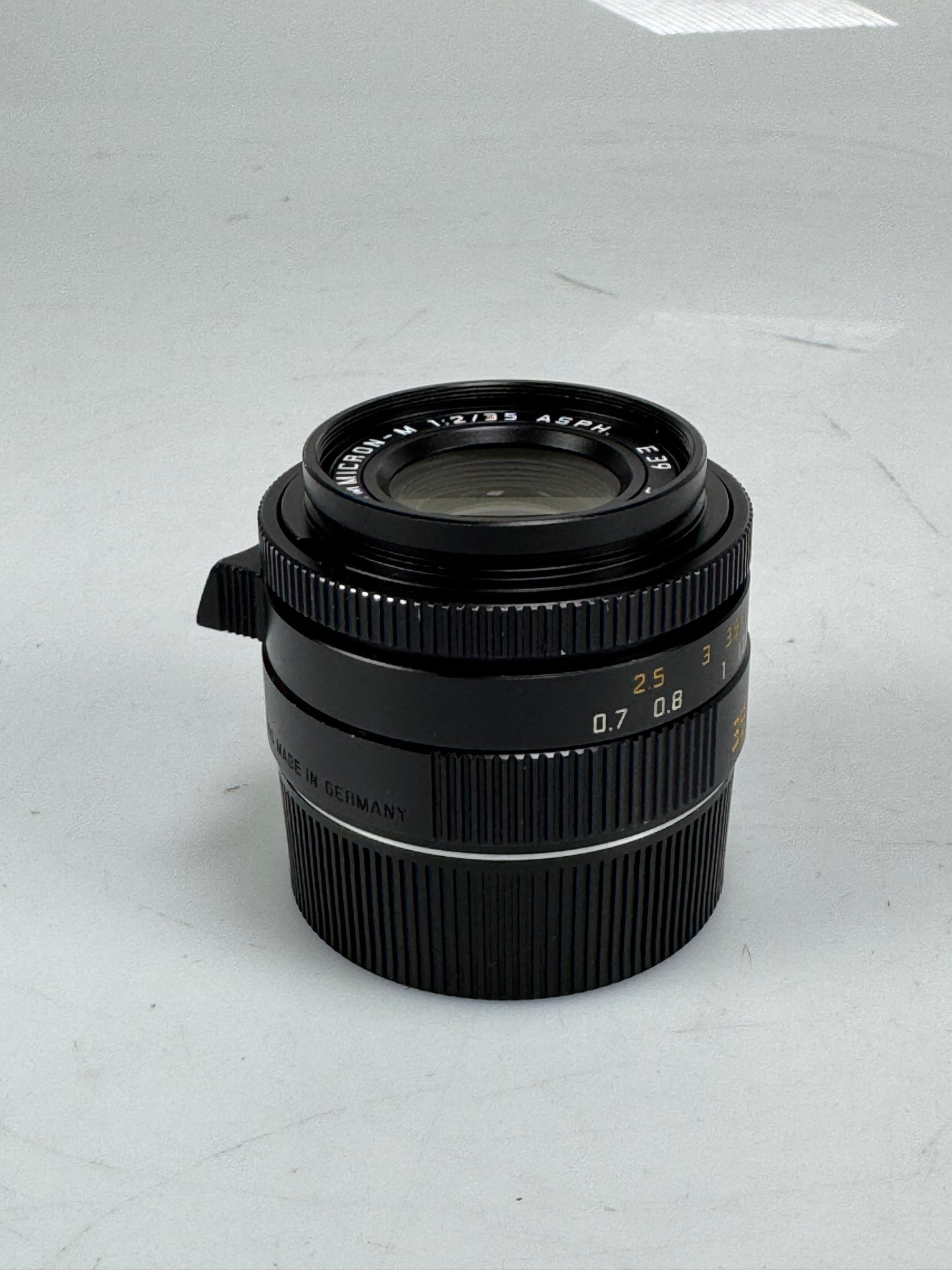 Leica 35mm f2 ASPH Summicron-M Black Lens