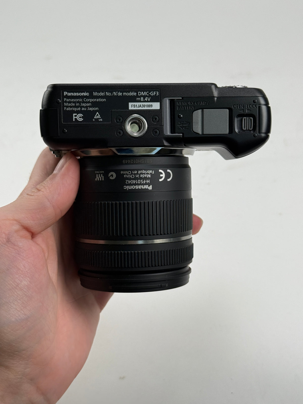 Panasonic Lumix DMC-GF3 12.1MP Digital Camera w/14-42mm Lens