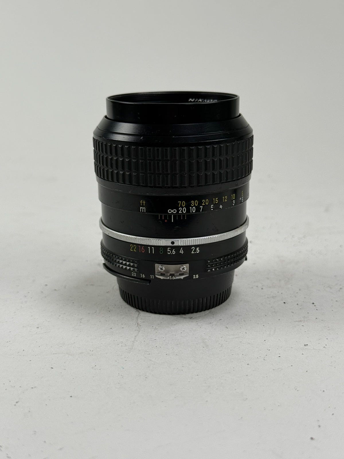 Nikon Nikkor 105mm f2.5 Ai Prime Manual Focus Portrait Lens w/ hood
