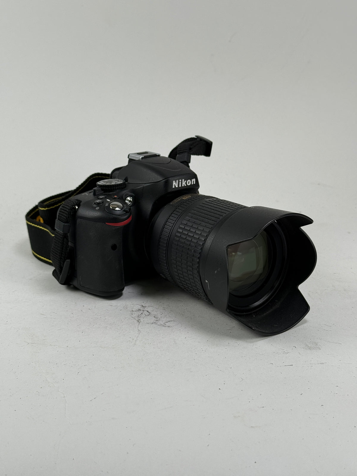 Nikon D5100 16.2MP DSLR Camera (Kit w/ AF VR DX 18-105mm Lens)