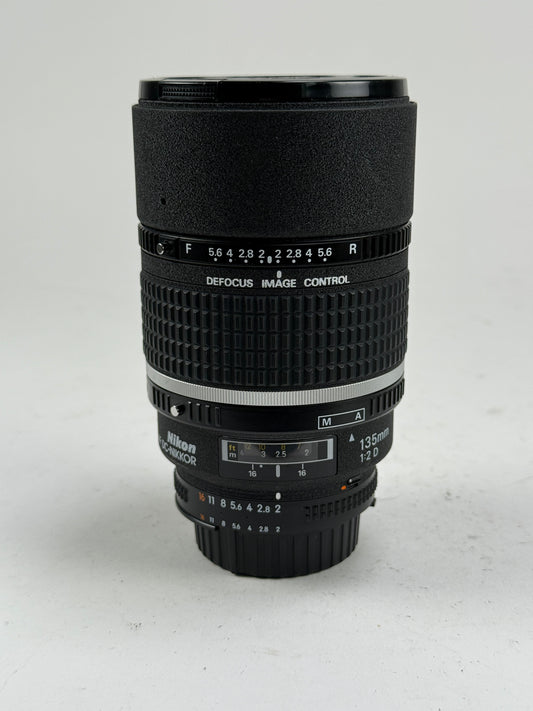 Nikon Nikkor AF 135mm f2 D DC Defocus Lens