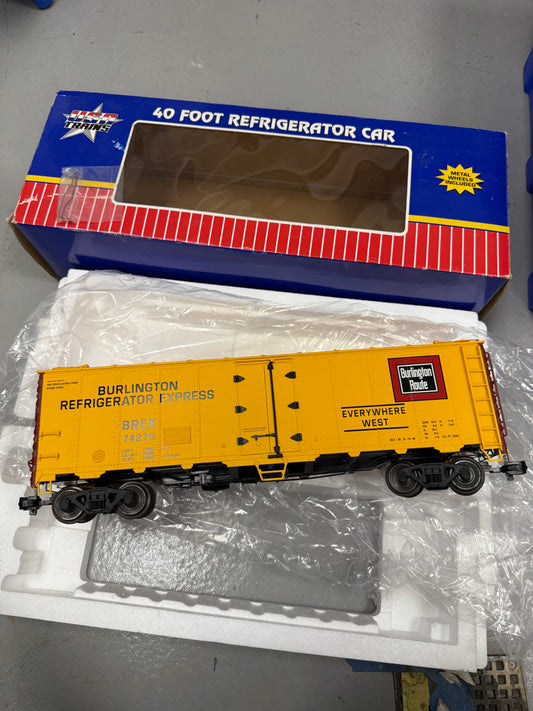 USA Trains R16714 G Scale Burlington Route 50' Mechanical Reefer, YELLOW