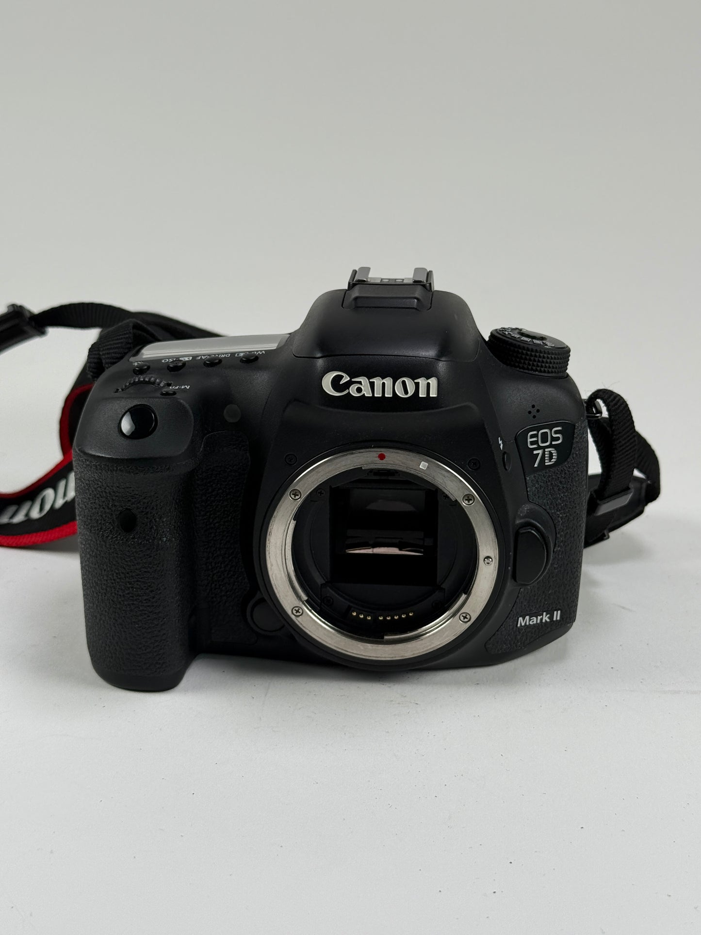 Canon EOS 7D mark II 20.2MP Digital SLR Camera Body