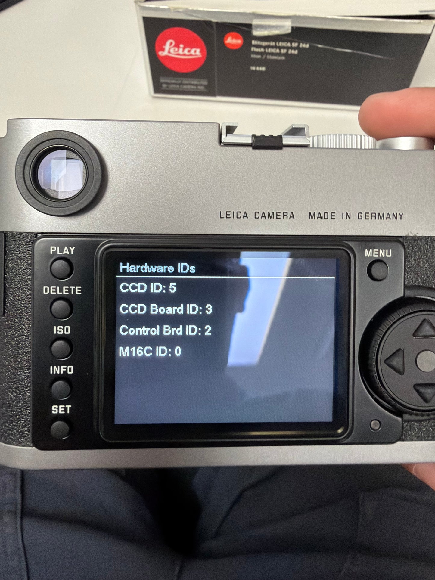 Leica M9 18.0MP Digital Rangefinder Camera Silver Grey