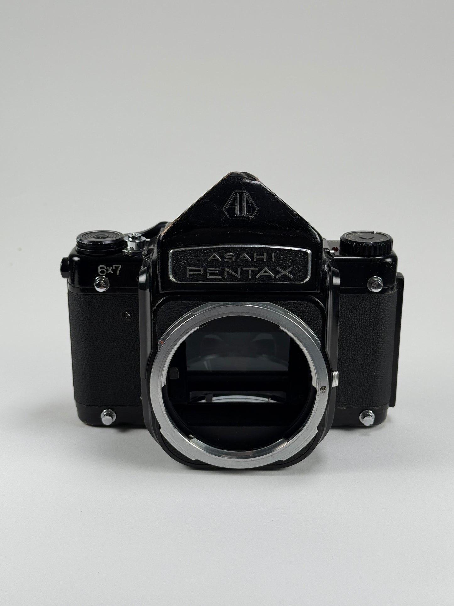 Pentax 67 6x7 medium format film camera Body with prism