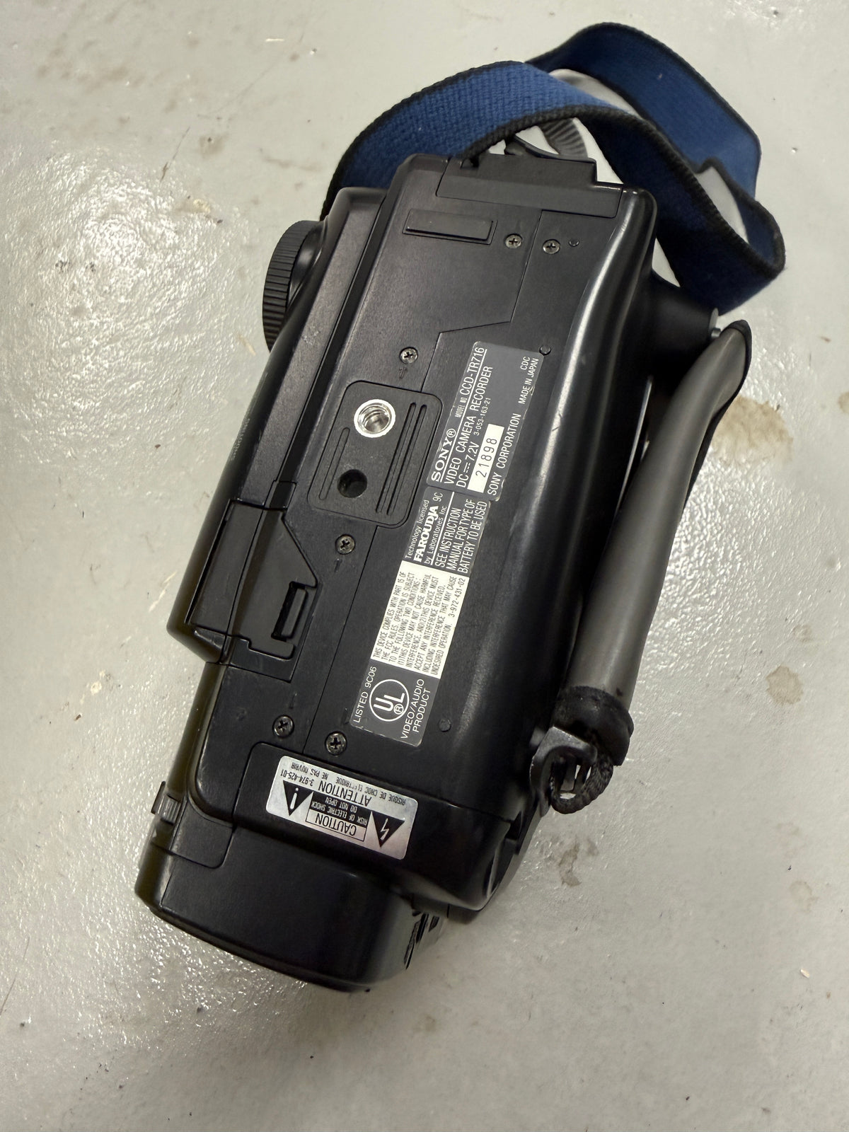 Sony Handycam CCD-TR716 Video Camera Hi8 330X VCR Player Video Transfer