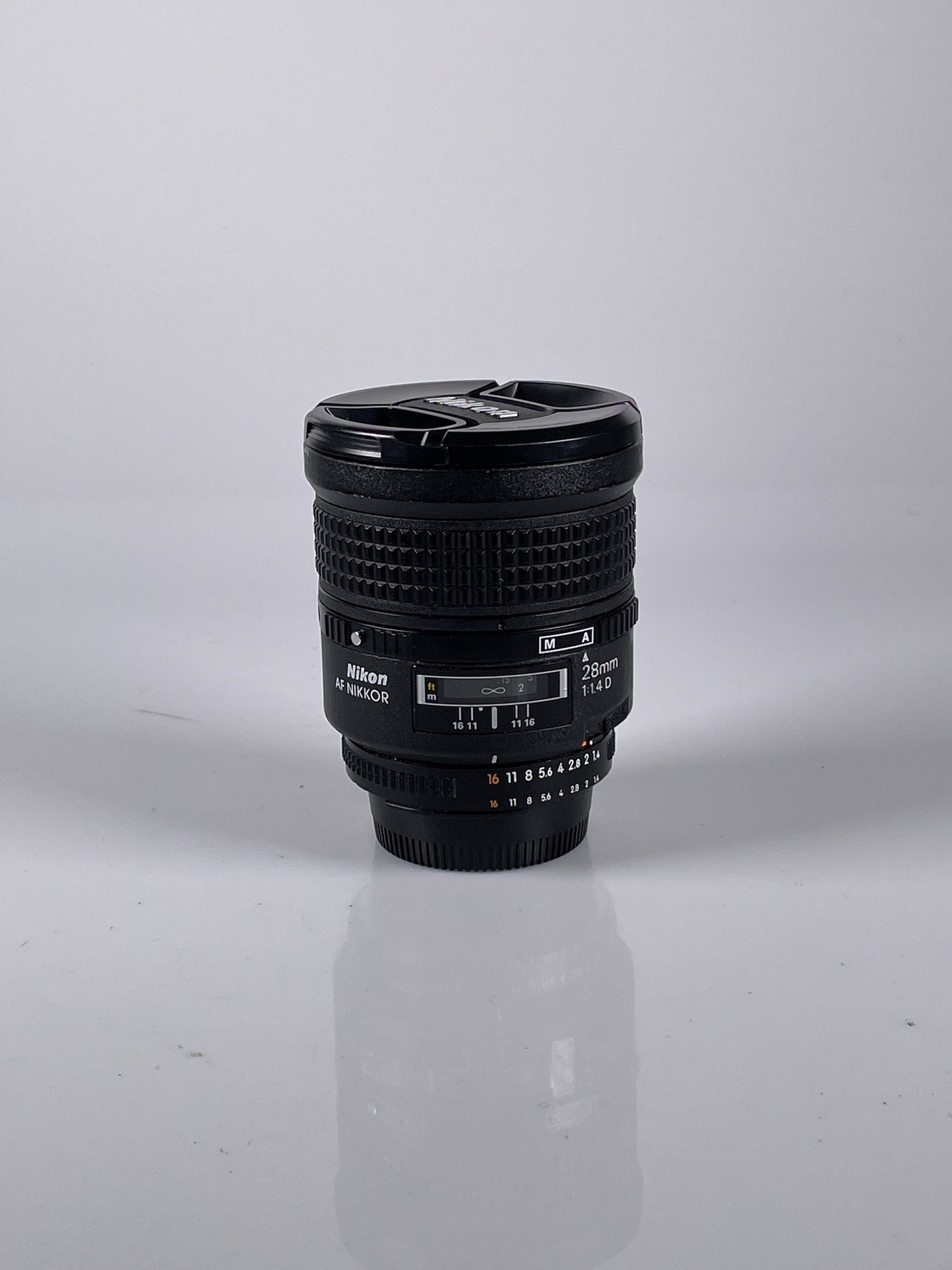 Nikon Nikkor AF 28mm f1.4 D Lens