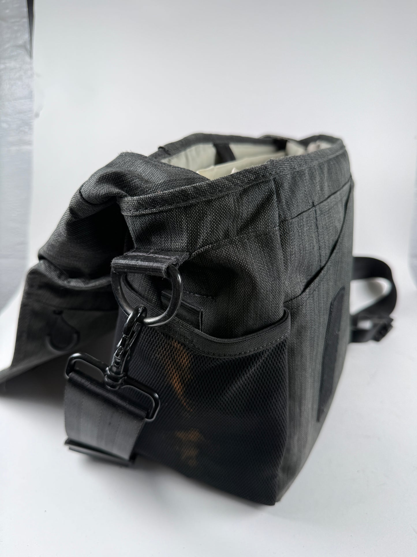 Tenba Messenger DNA 13 Camera Bag - Graphite