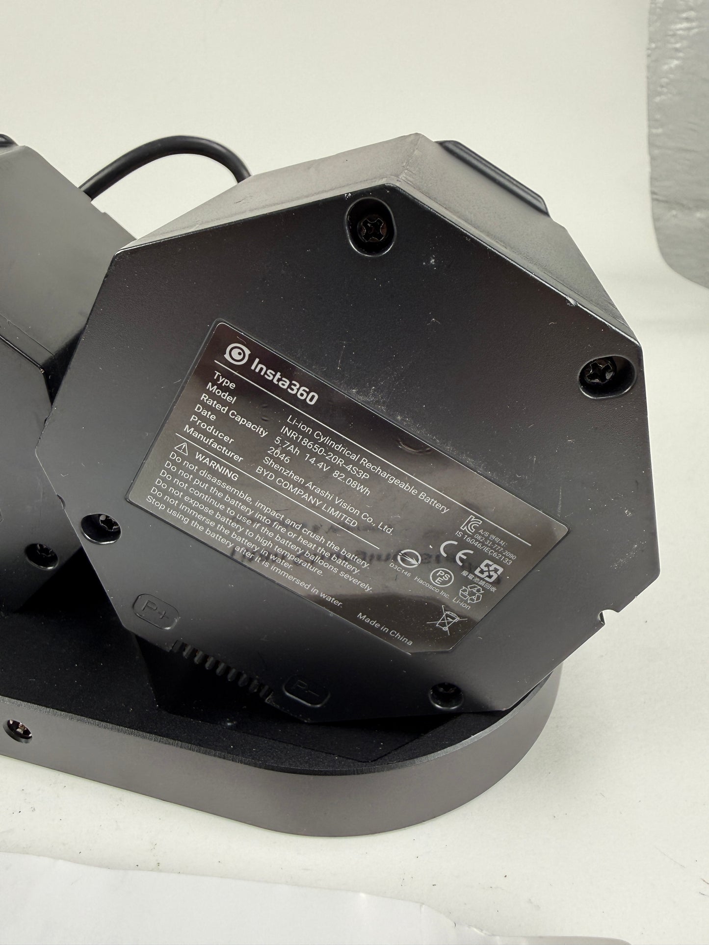 Insta360 Battery Charging Station for Titan VR Camera with 2 batteries