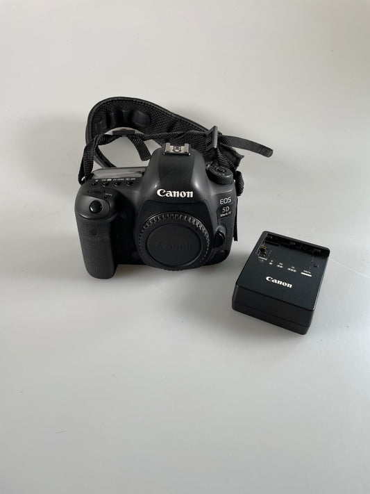 Canon EOS 5D Mark IV 30.4MP Digital SLR Camera Body