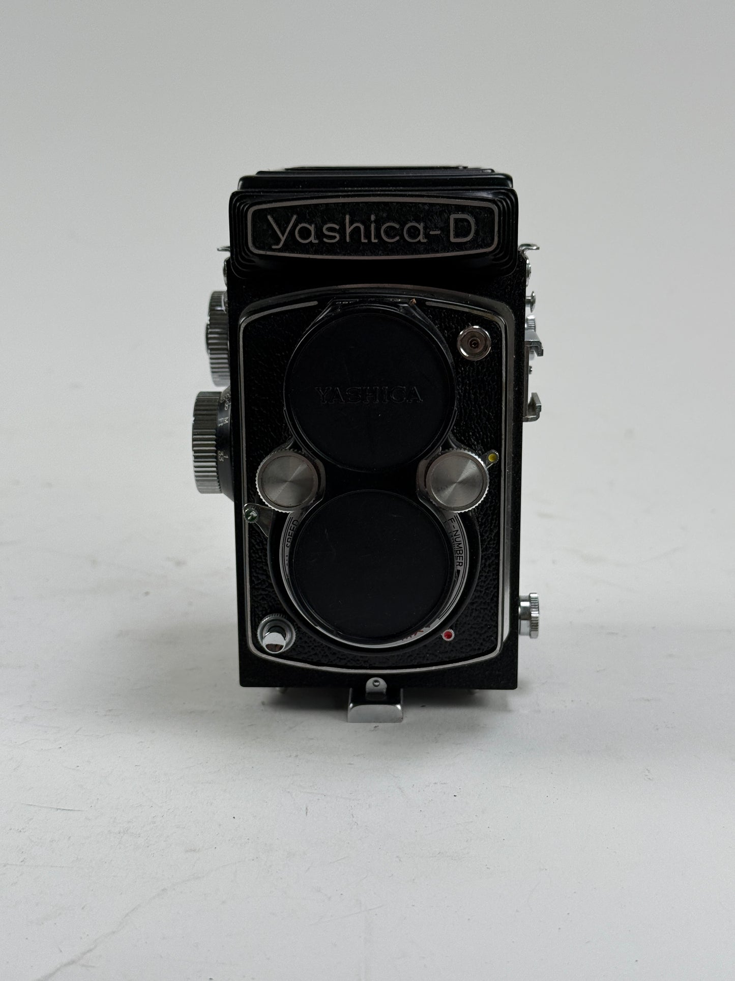 YASHICA D Yashikor 80mm f3.5 TLR Film camera medium format