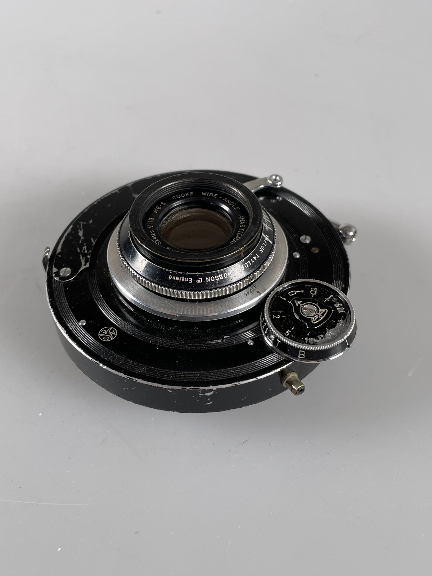 Cooke 4 1/2 in inch (108mm) f6.5 Series VIIB lens in prontor shutter