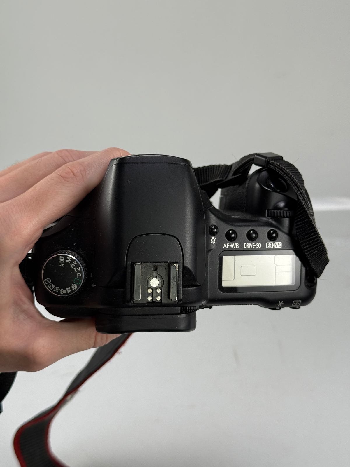 Canon EOS 30D 8.2MP Built-In-Flash Digital SLR Camera