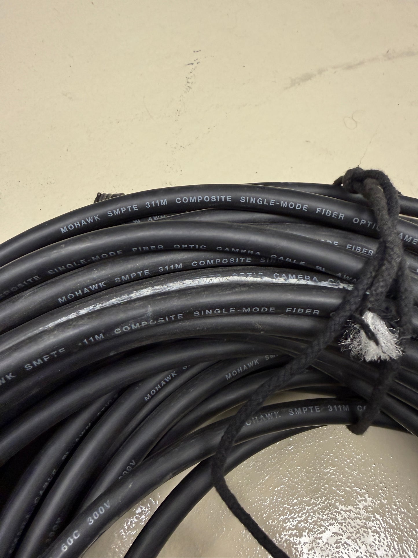 Mowhawk LEMO FGW-PHW Hybrid Fiber Optic Cable SMPTE
311M COMPOSITE