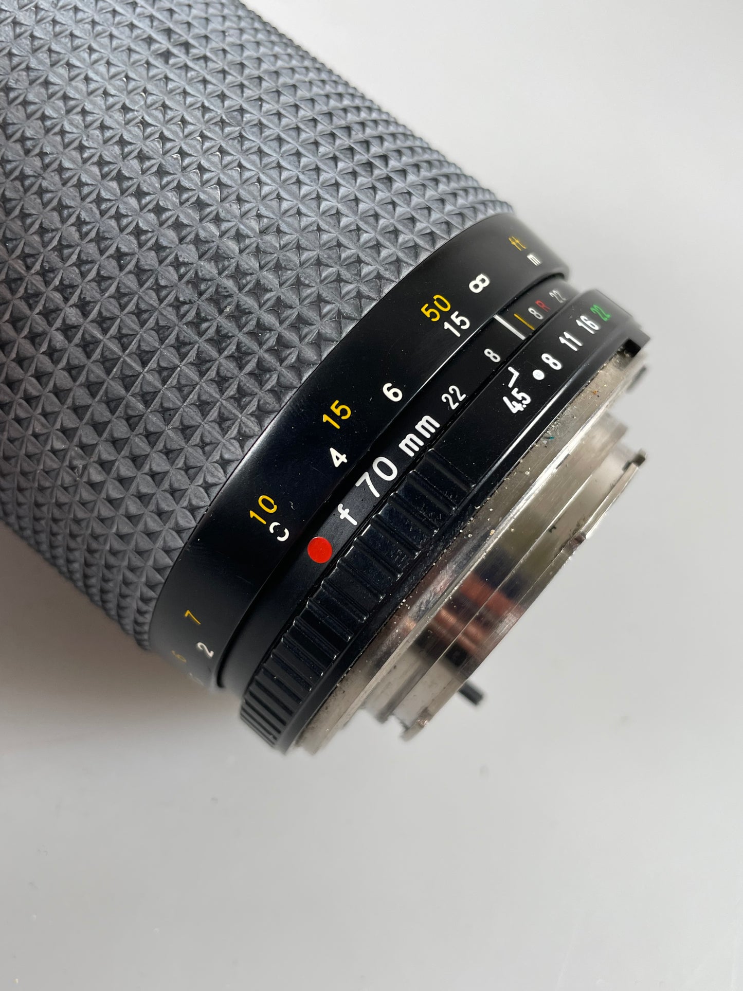 Minolta MD 70-210mm f4.5-5.6 Manual Focus Macro Zoom lens