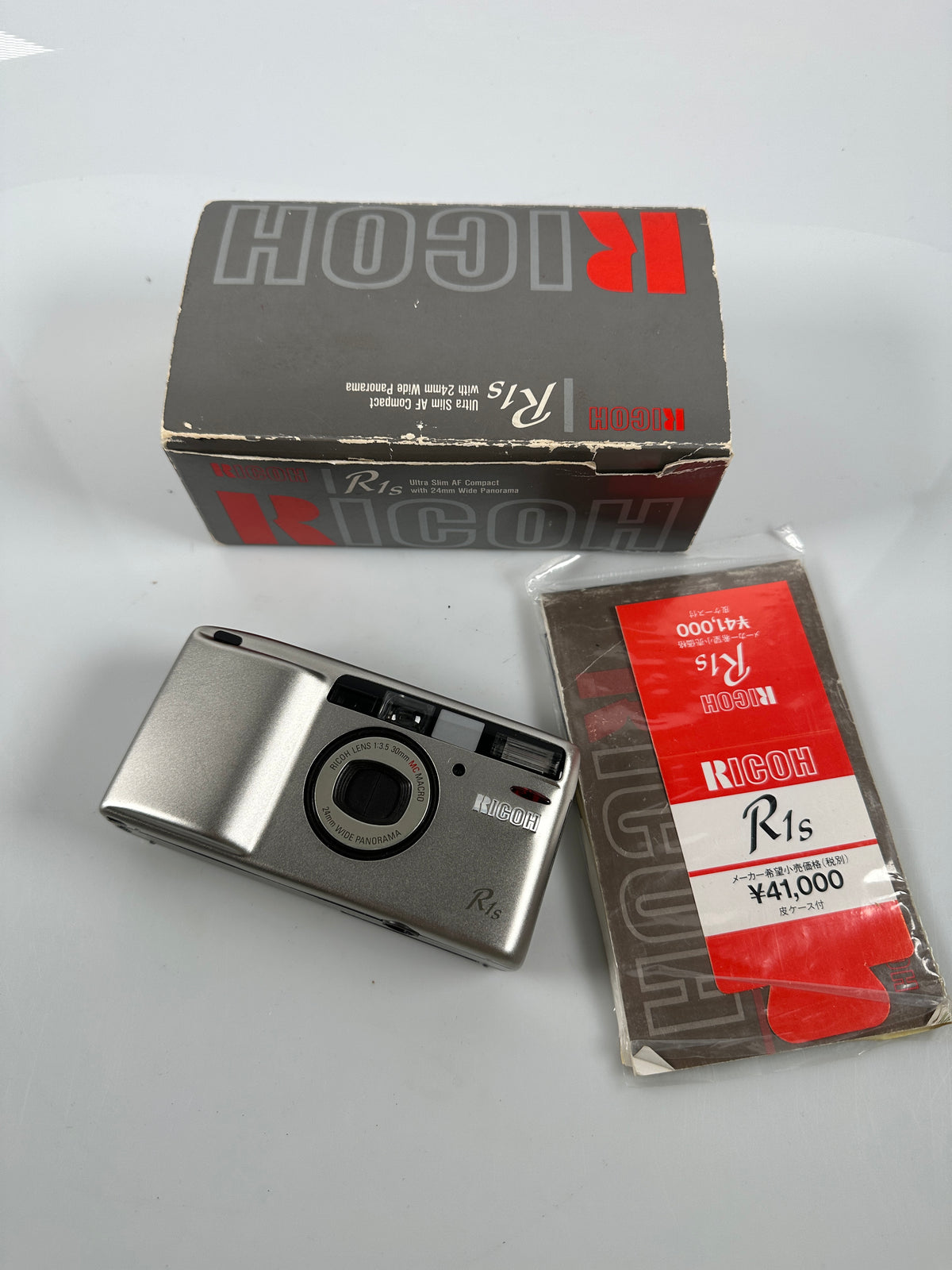 RICOH R1s Ultra Slim AF Compact 【公式通販】