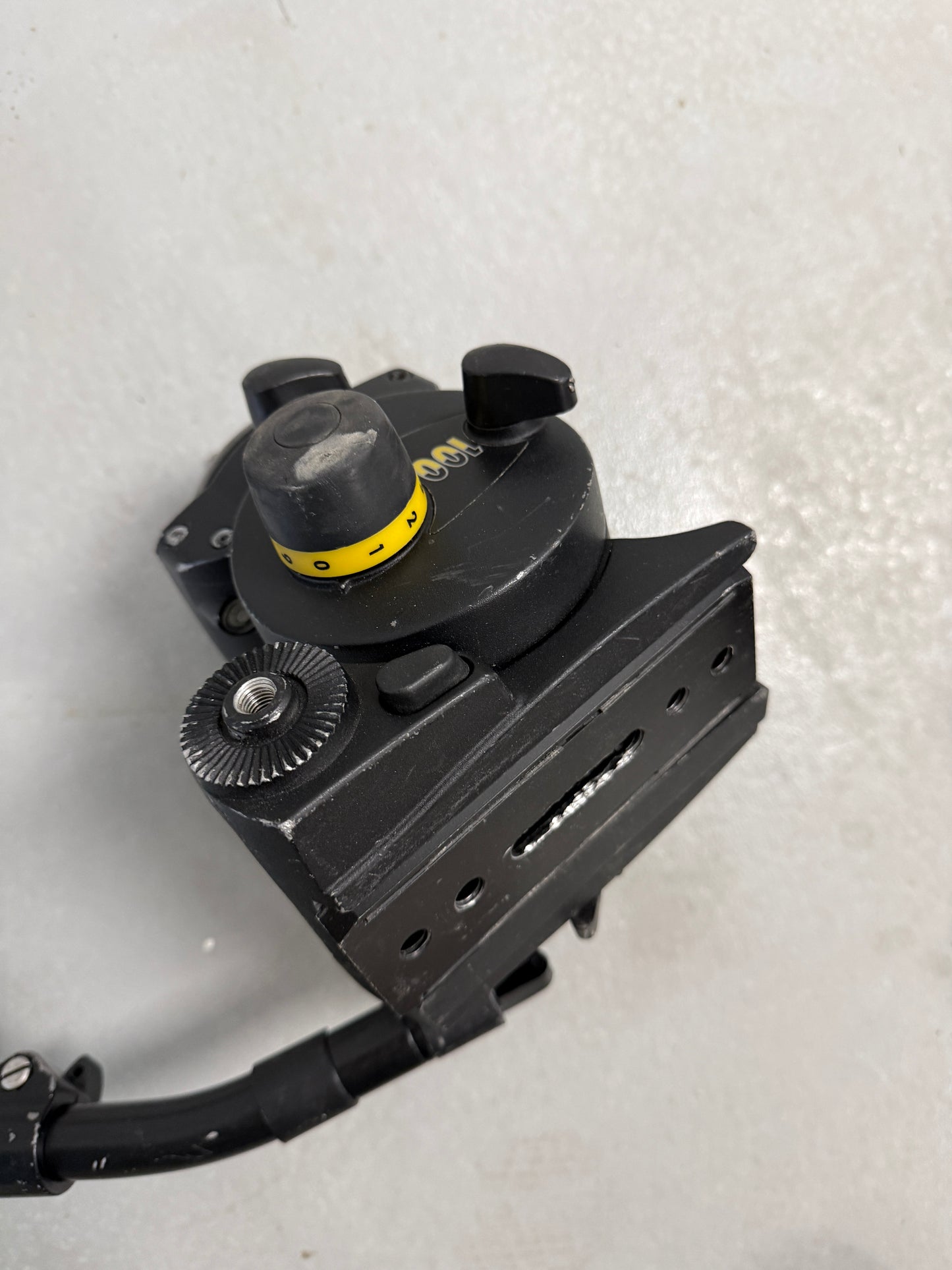 Vinten Vision 100 fluid tripod head