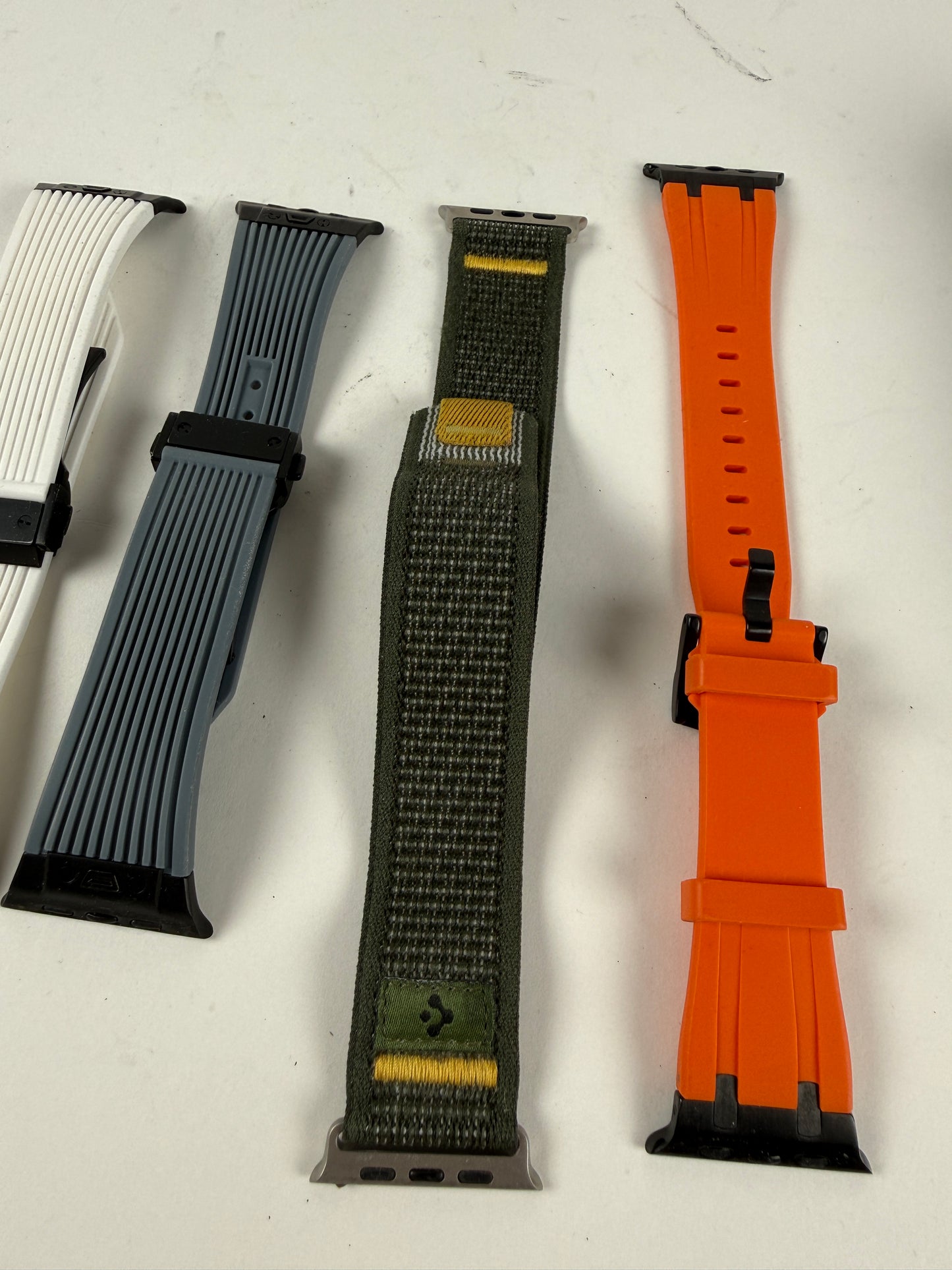 Apple Watch Ultra 3 strap lot