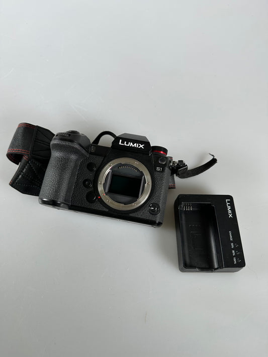 Panasonic Lumix DC-S1 24.2MP Mirrorless Digital L-Mount Camera Body