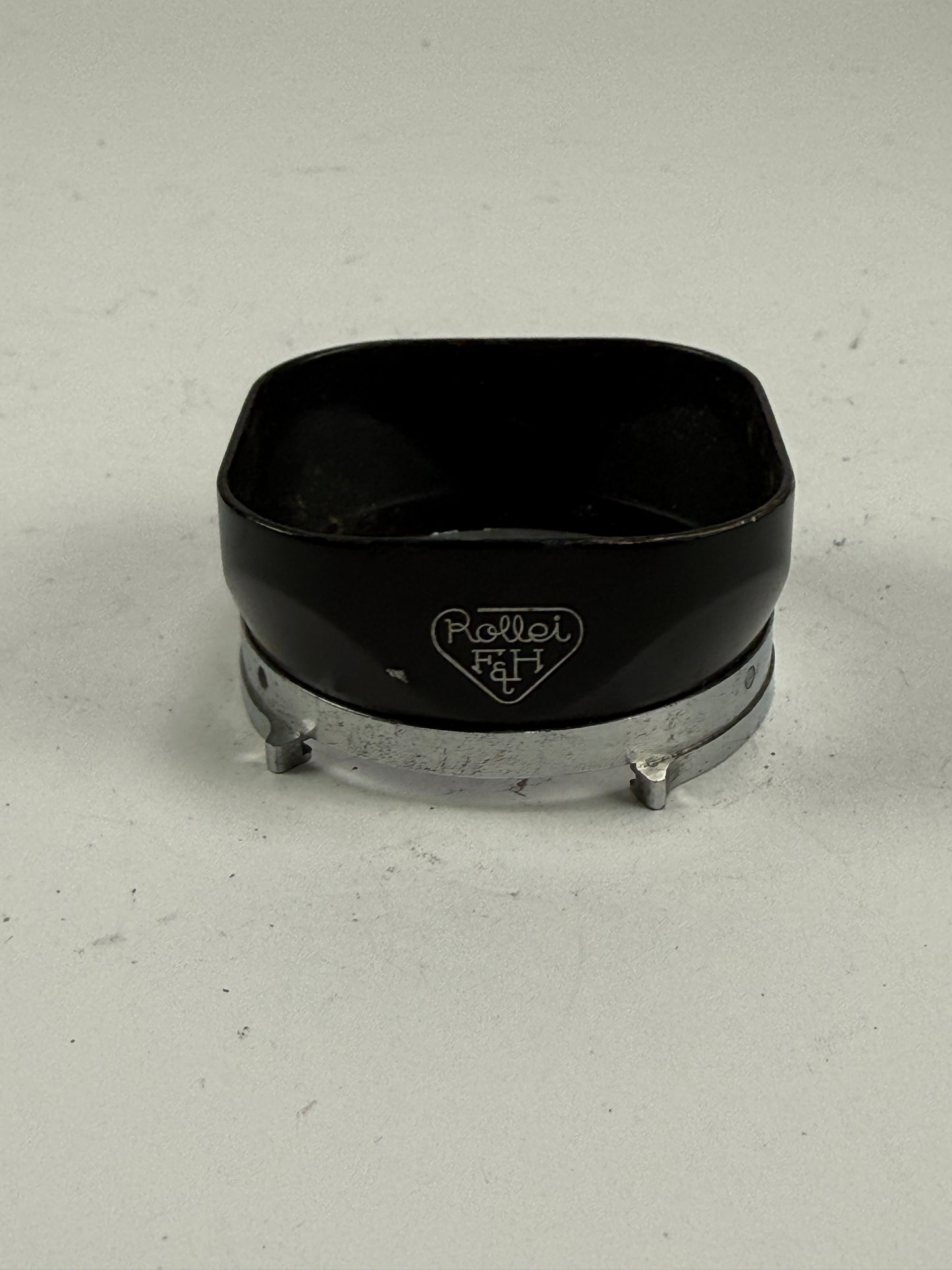 Rollei Bay III (Bay 3) Bayonet Lens Hood/Shade w/ case 38mm
