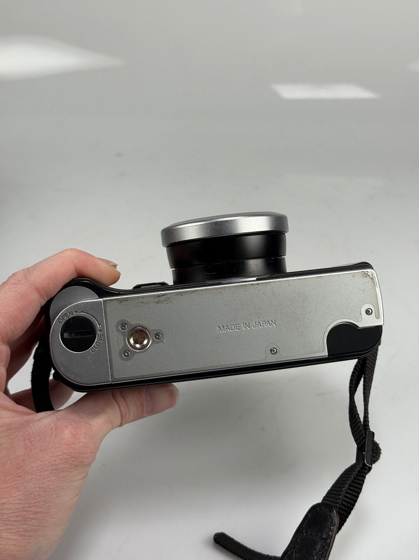 Konica Hexar AF Classic Silver 35mm Rangefinder Film Camera 35mm f2 with flash