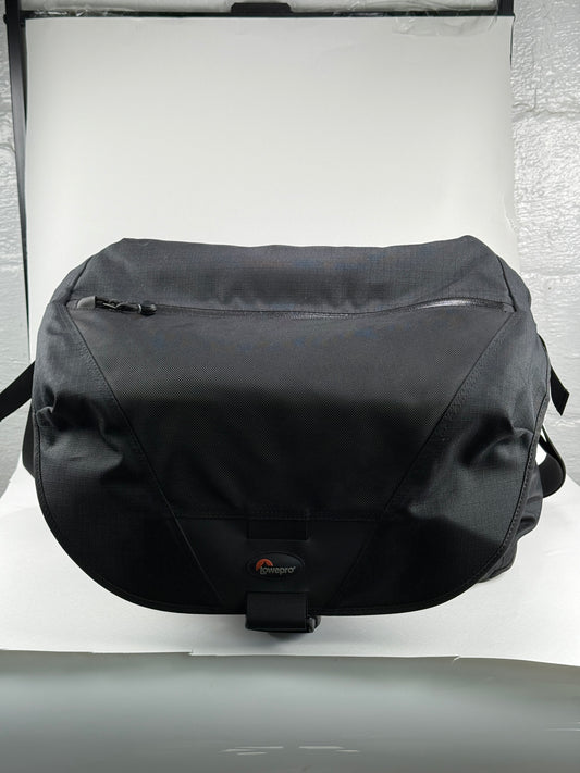 Lowepro Stealth Reporter D650 AW Camera Bag Black with Dividers