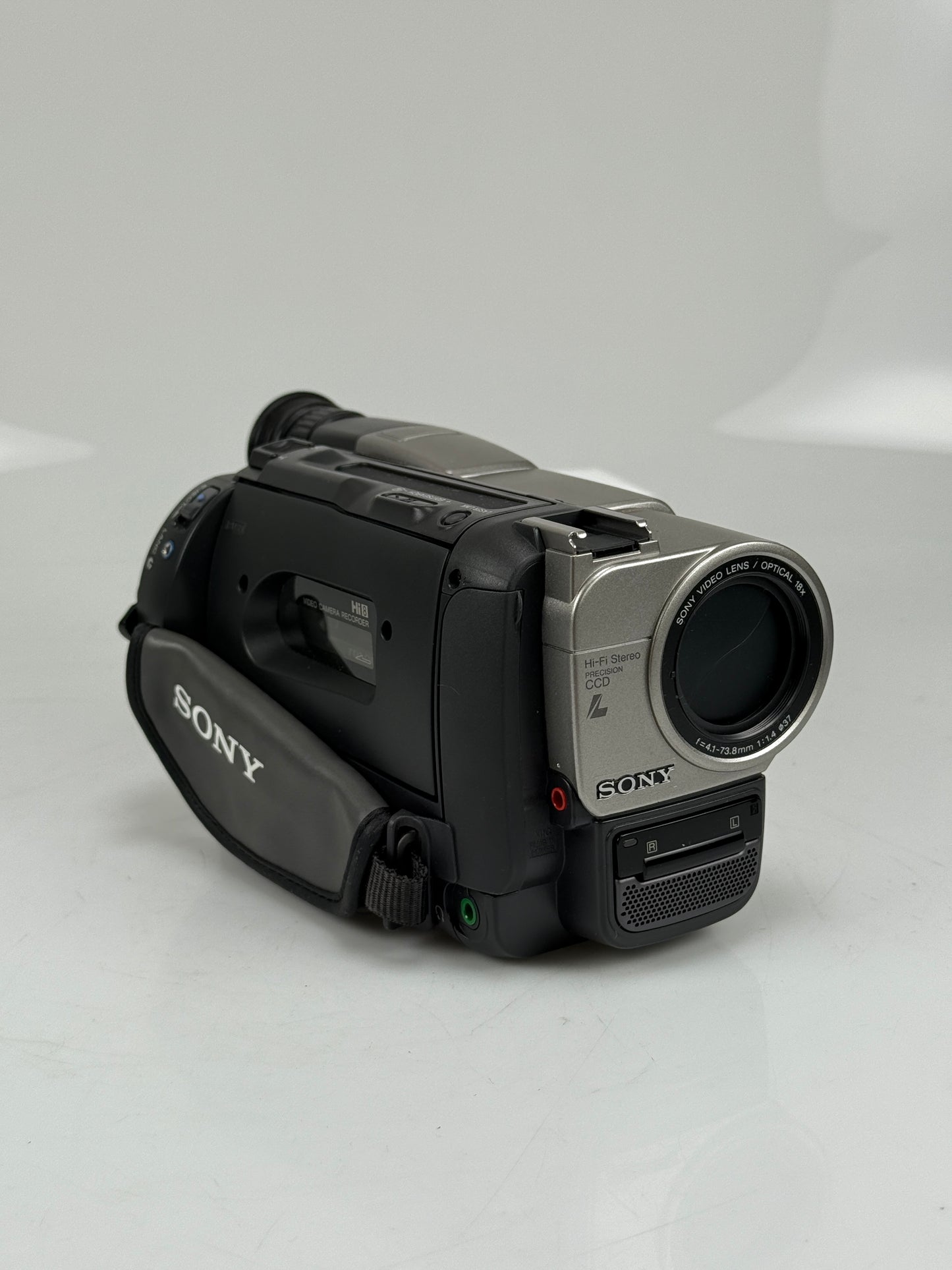 Sony CCD-TRV85 Hi8 Analog Camcorder - Record Transfer Watch Video8