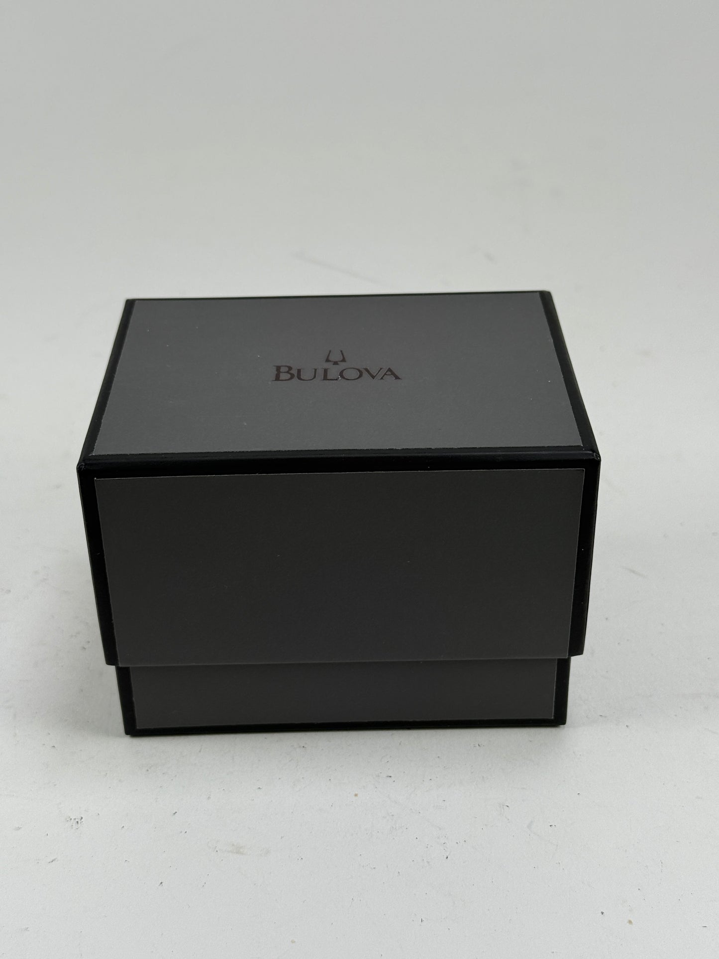 Bulova Ladies Skeleton Open Heart Mother of Pearl 44 Diamond Watch 21 Jewels NOS
