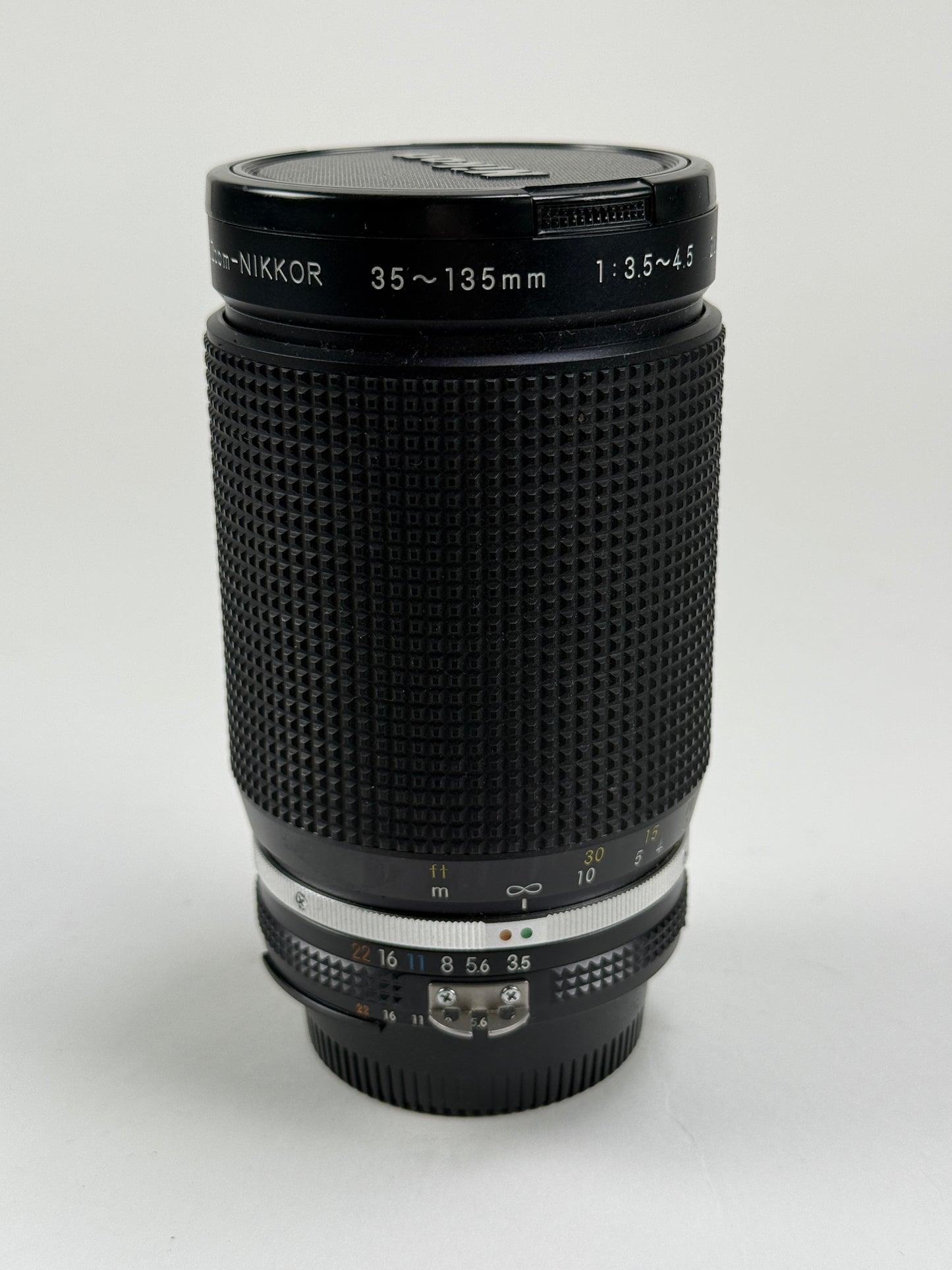 Nikon Zoom Nikkor 35-105mm f/3.5-4.5 AI-S CLEAN lens