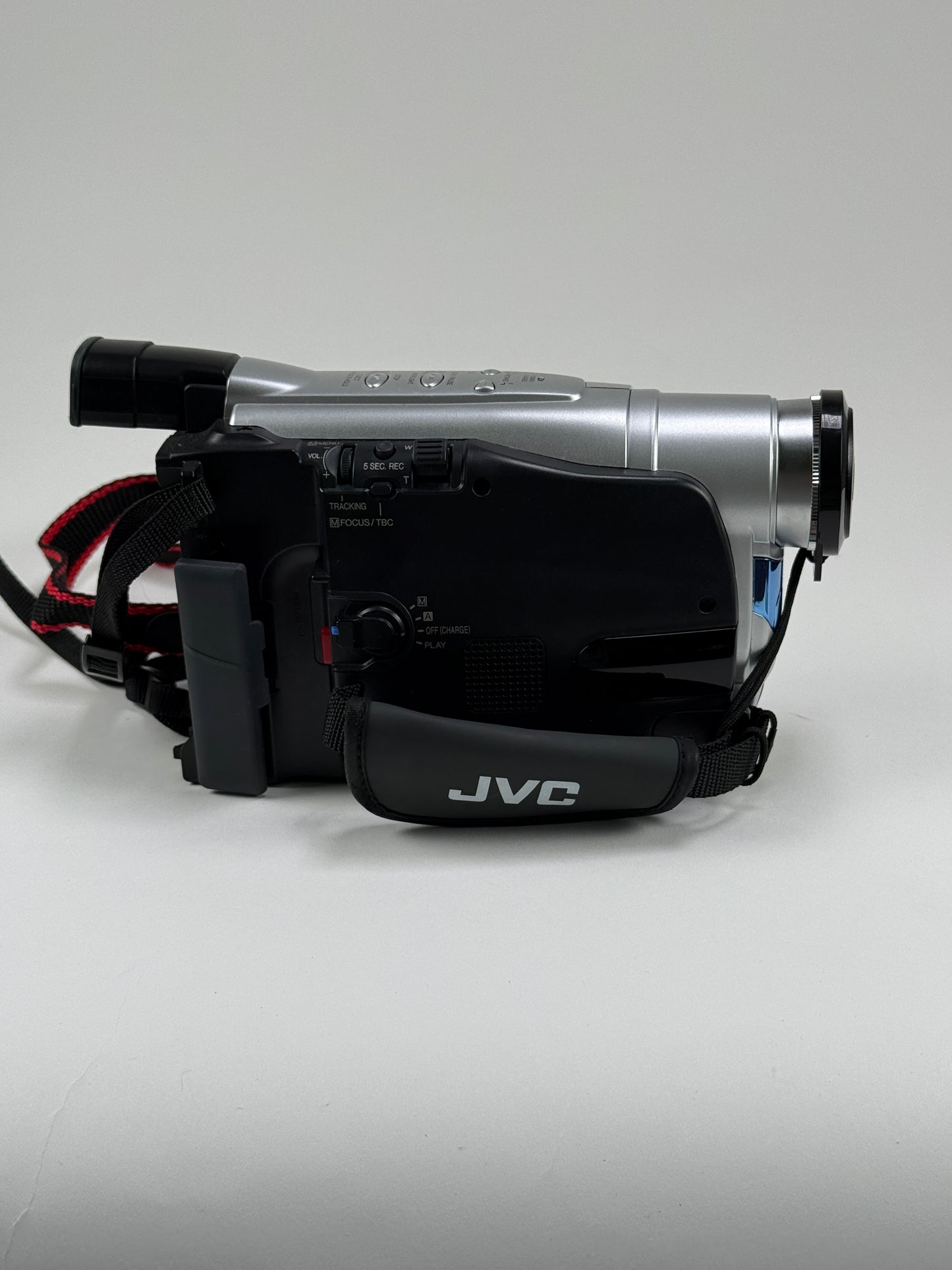 JVC GR-AXM18U Compact VHS-C Camcorder Bundle with power supply