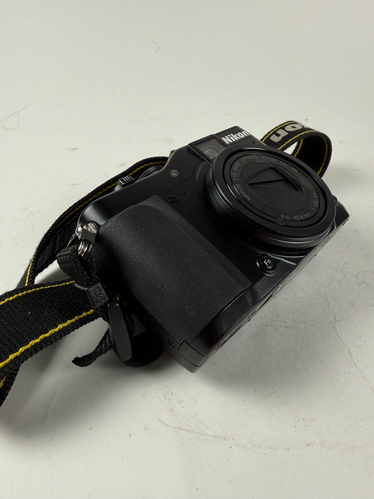 Nikon Coolpix P7000 10.1MP Digital Camera w/7.1x Zoom Point & shoot