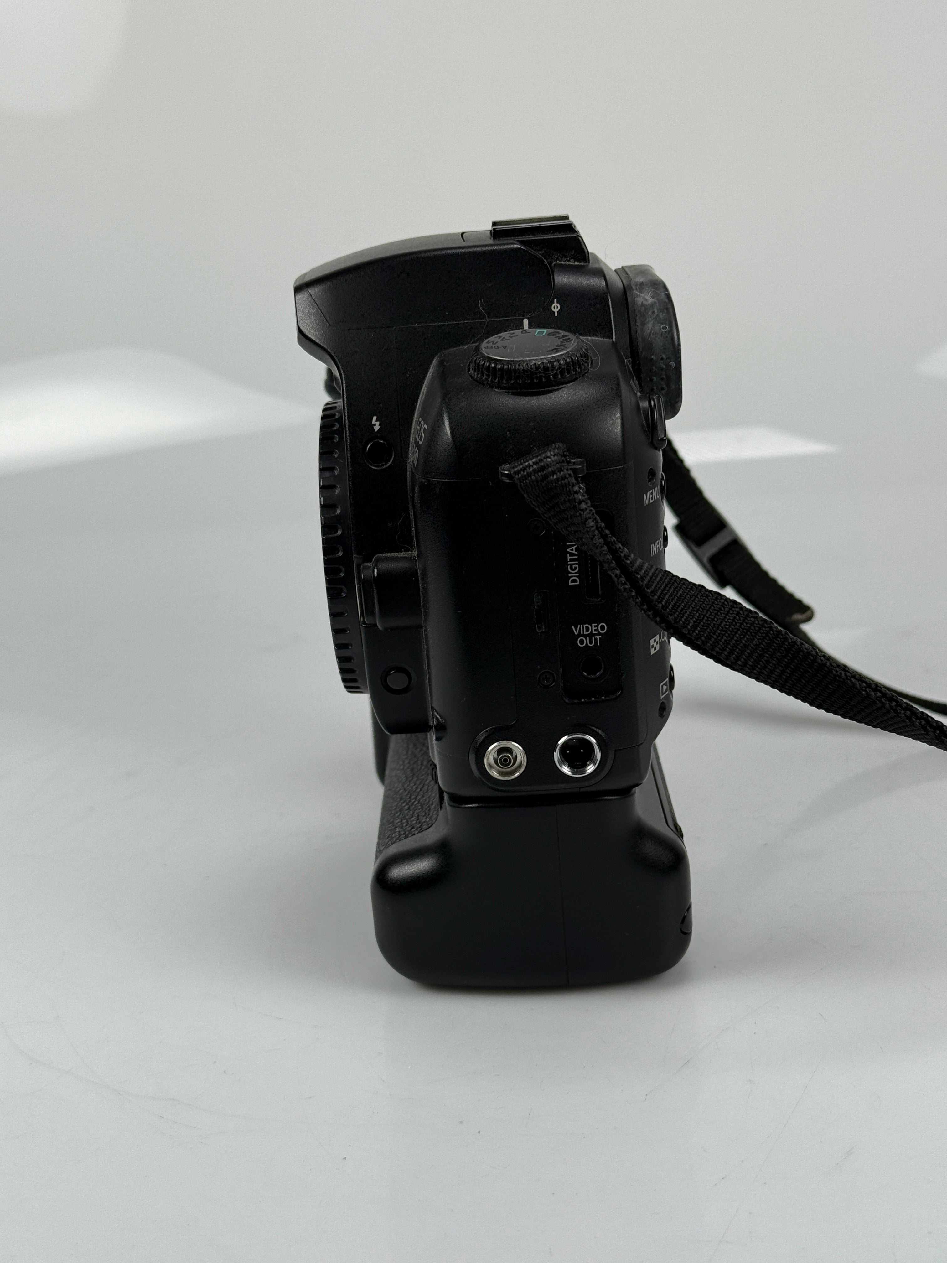 Canon EOS Rebel T5i SLR - Thumbnail 5