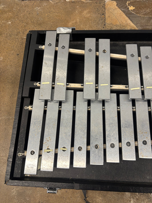 Deagan model 1590 glockenspiel 2.5 octave instrument