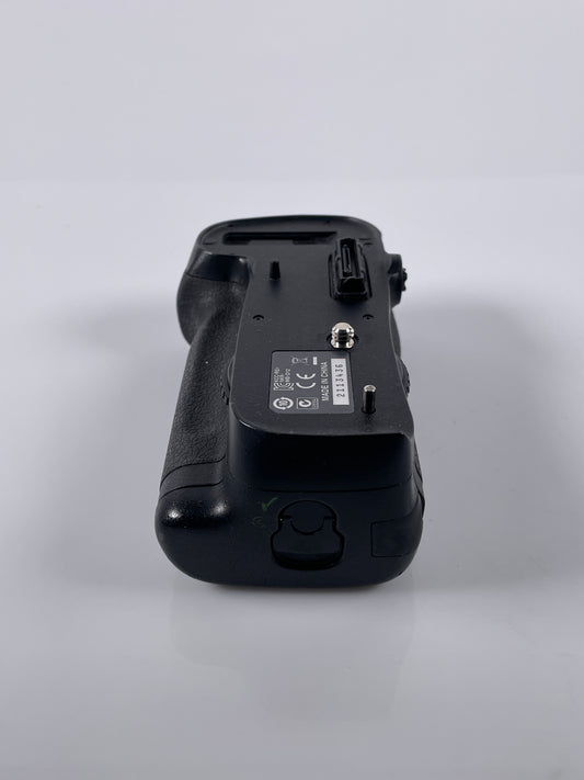 Genuine OEM Nikon MB-D12 Battery Grip for D800/D800E/D810/D810A
