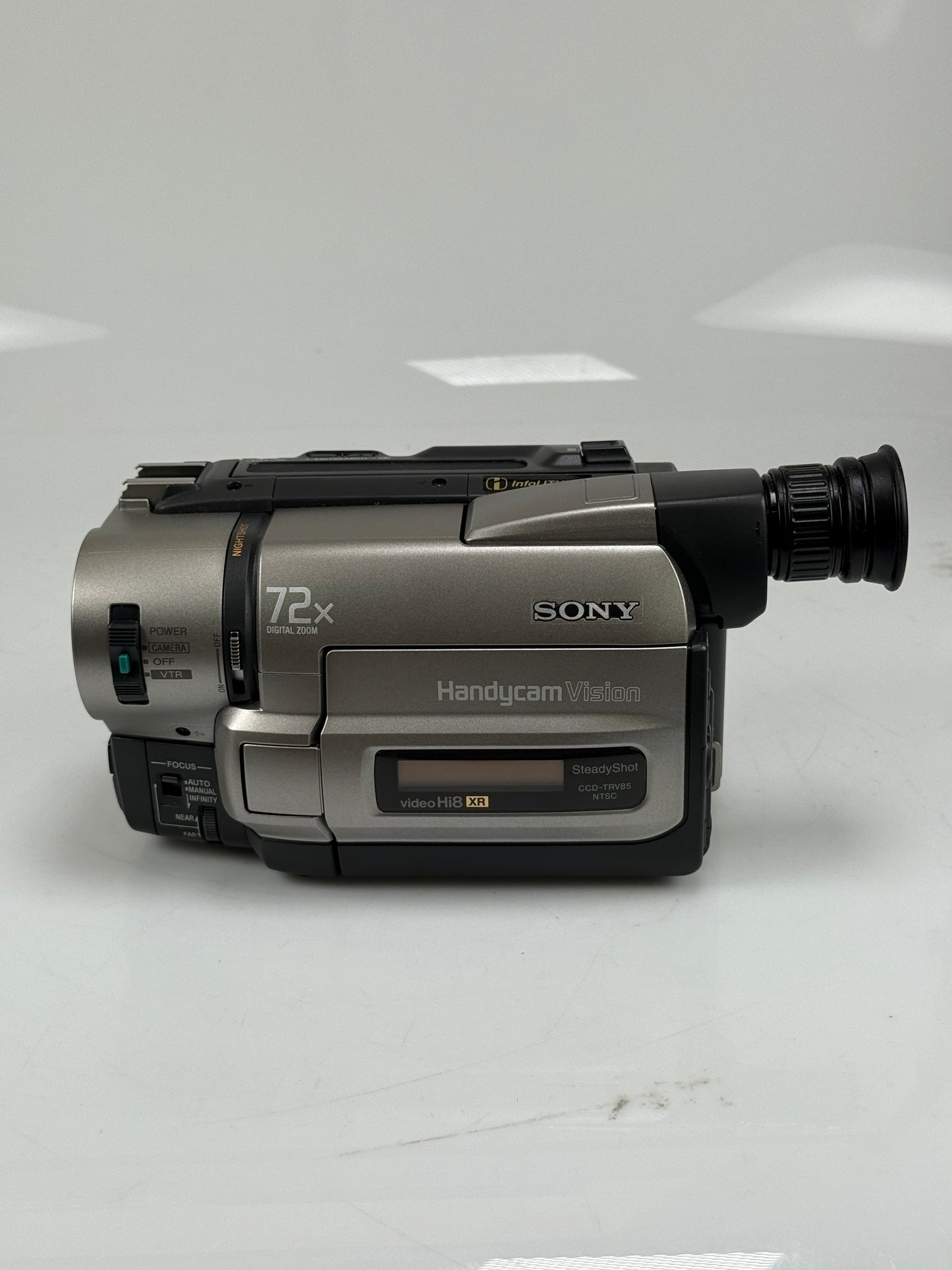 Sony CCD-TRV85 Hi8 Analog Camcorder - Record Transfer Watch Video8