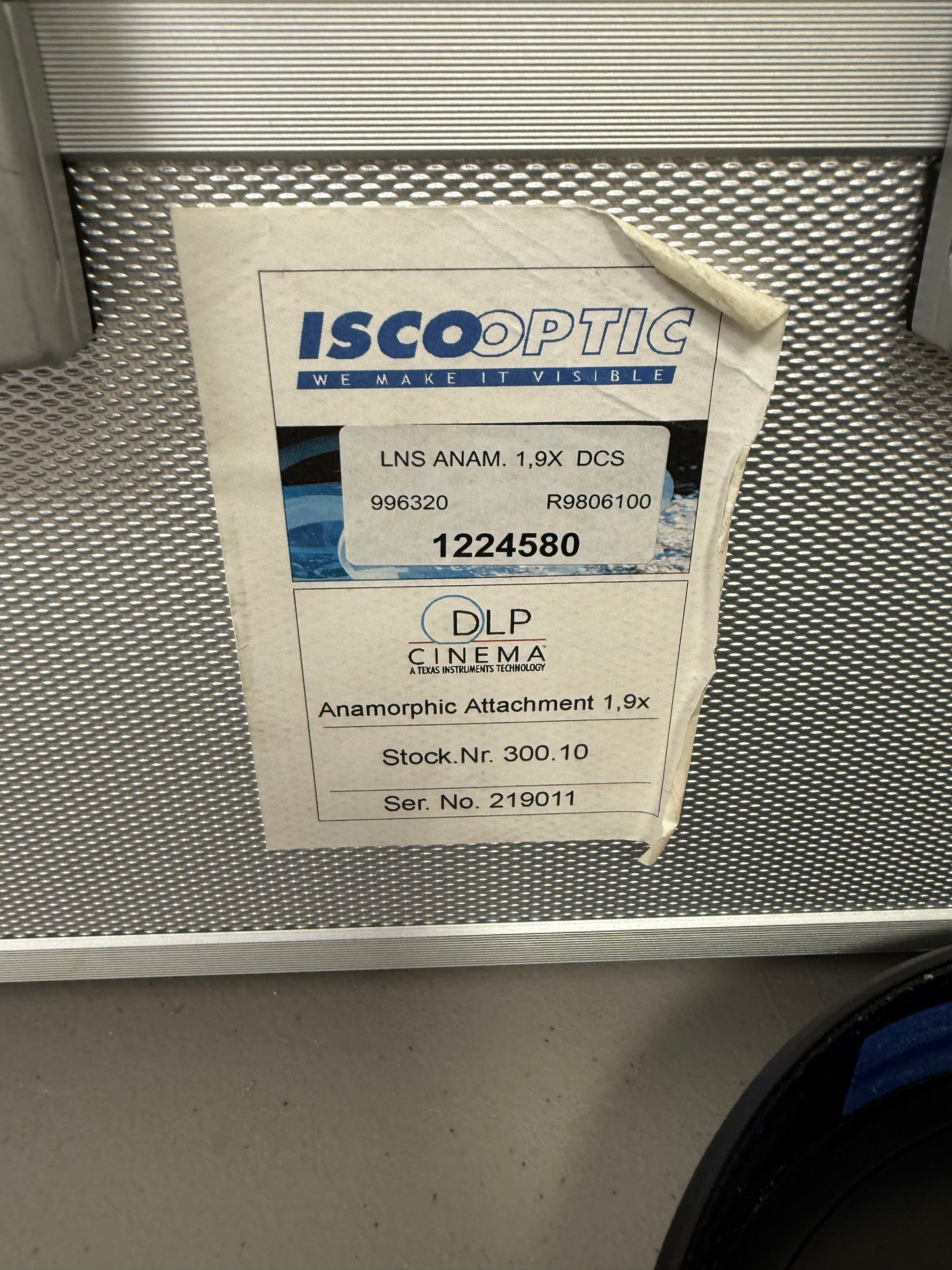 ISCO 1.9X Anamorphic Lens Super - Widescreen Attachment DLP Cinema