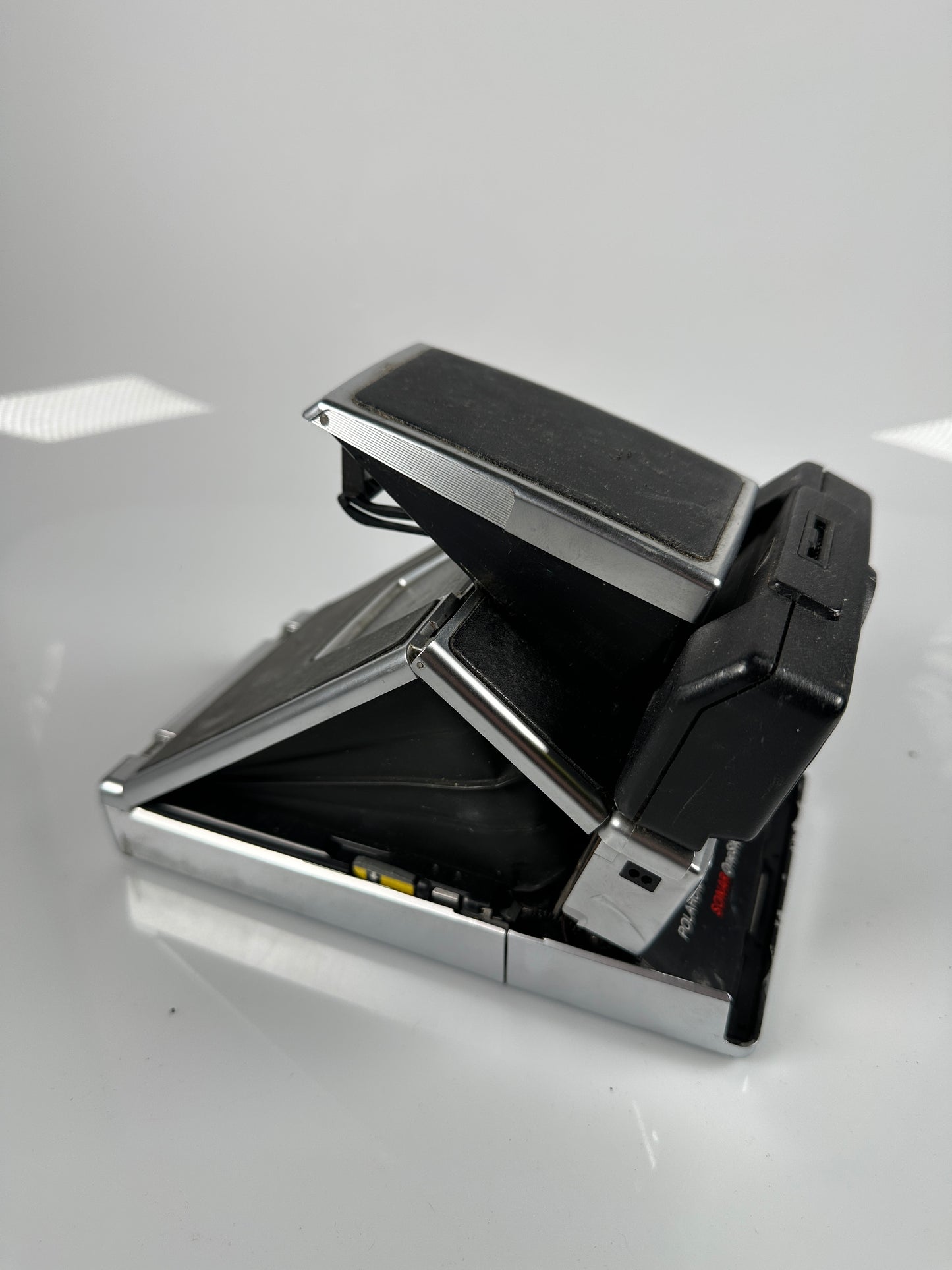 Polaroid SX-70 Sonar One Step Land Camera Folding