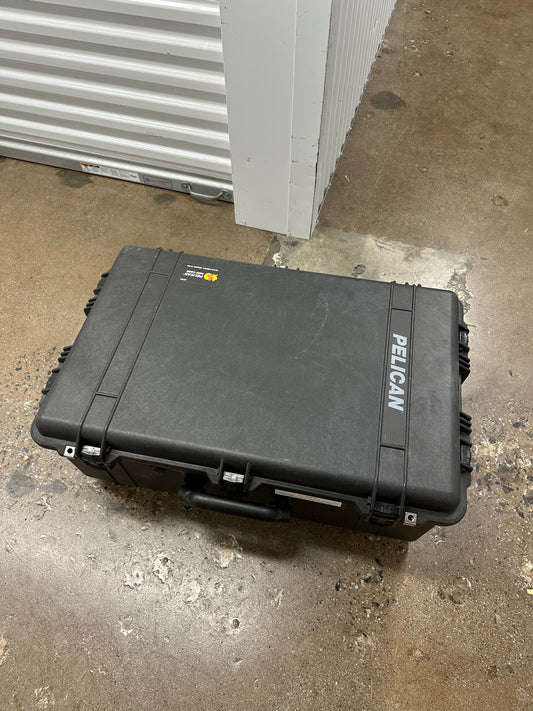 Pelican 1650 Hard Case wheeled Black with padded dividers