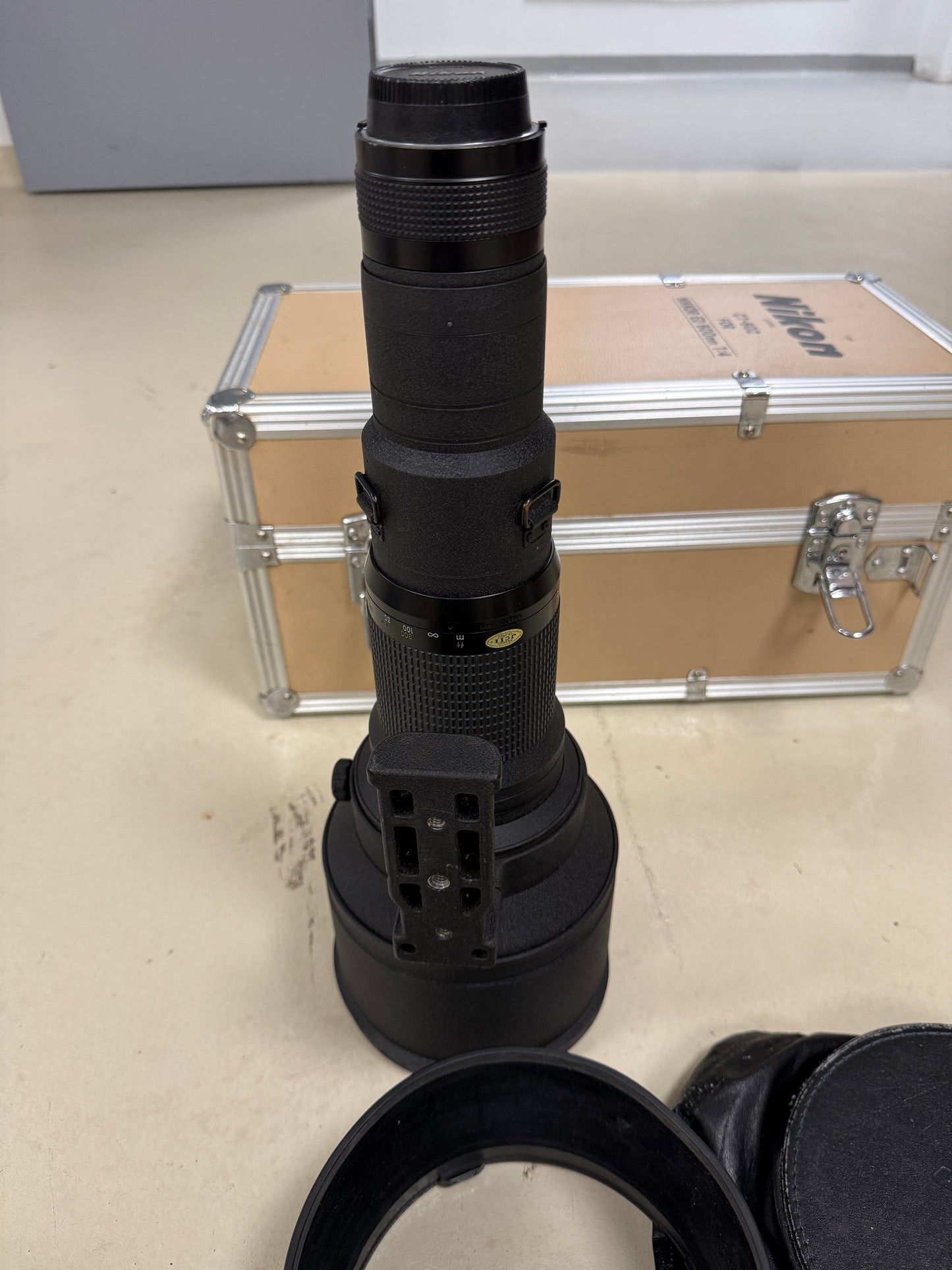 Nikon Nikkor ED 600mm f4 AIS Manual Focus Lens with Built-In Hood (Copy)
