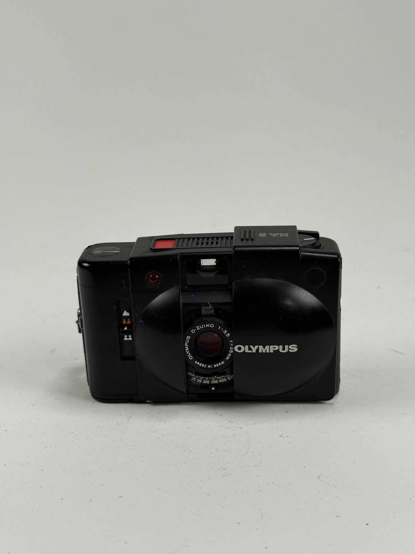 Olympus XA2 35mm Rangefinder Camera 35mm f3.5