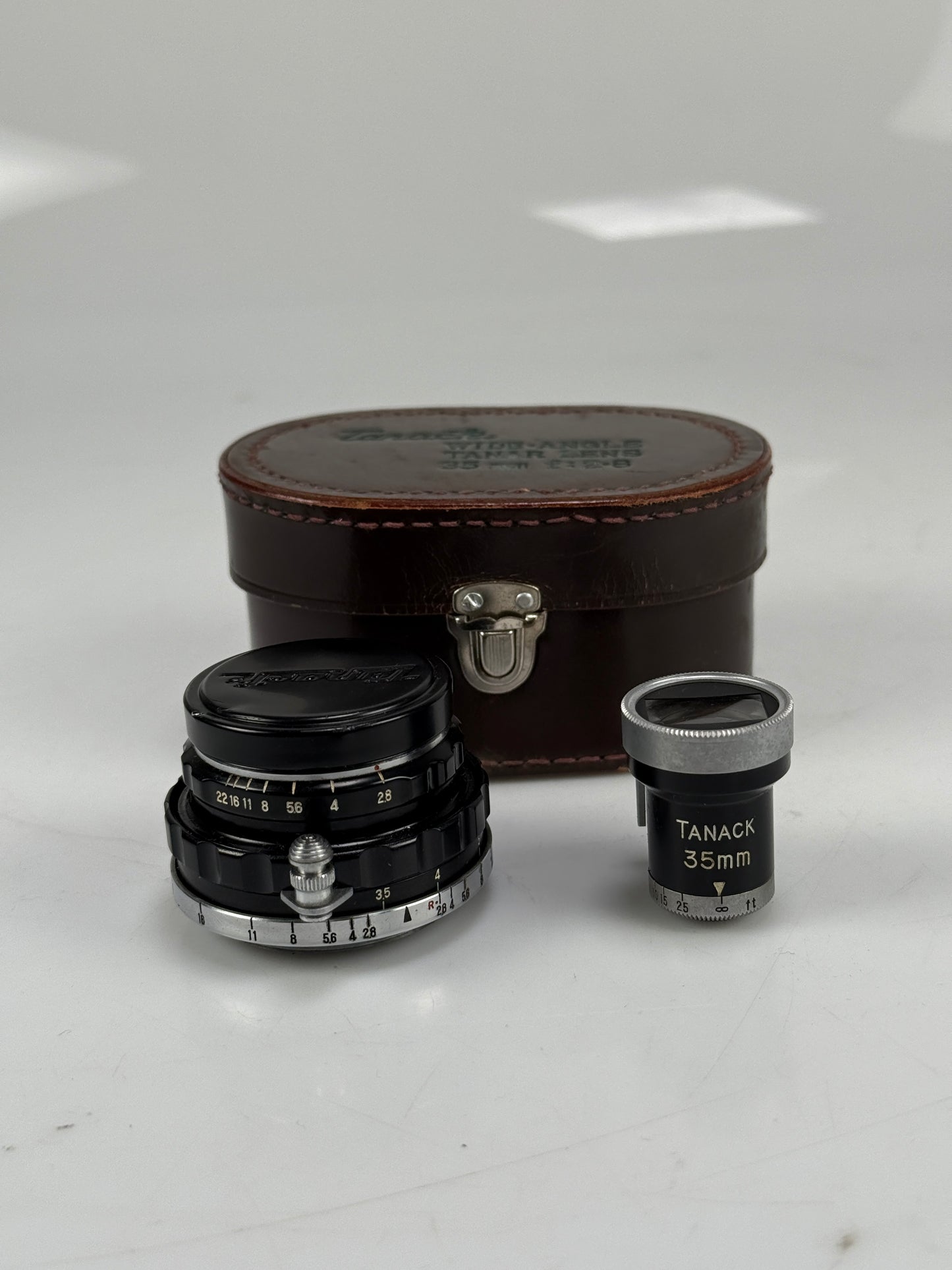 Tanar W Tanaka Kogaku 35mm f2.8 Lens for Leica LTM with case and finder