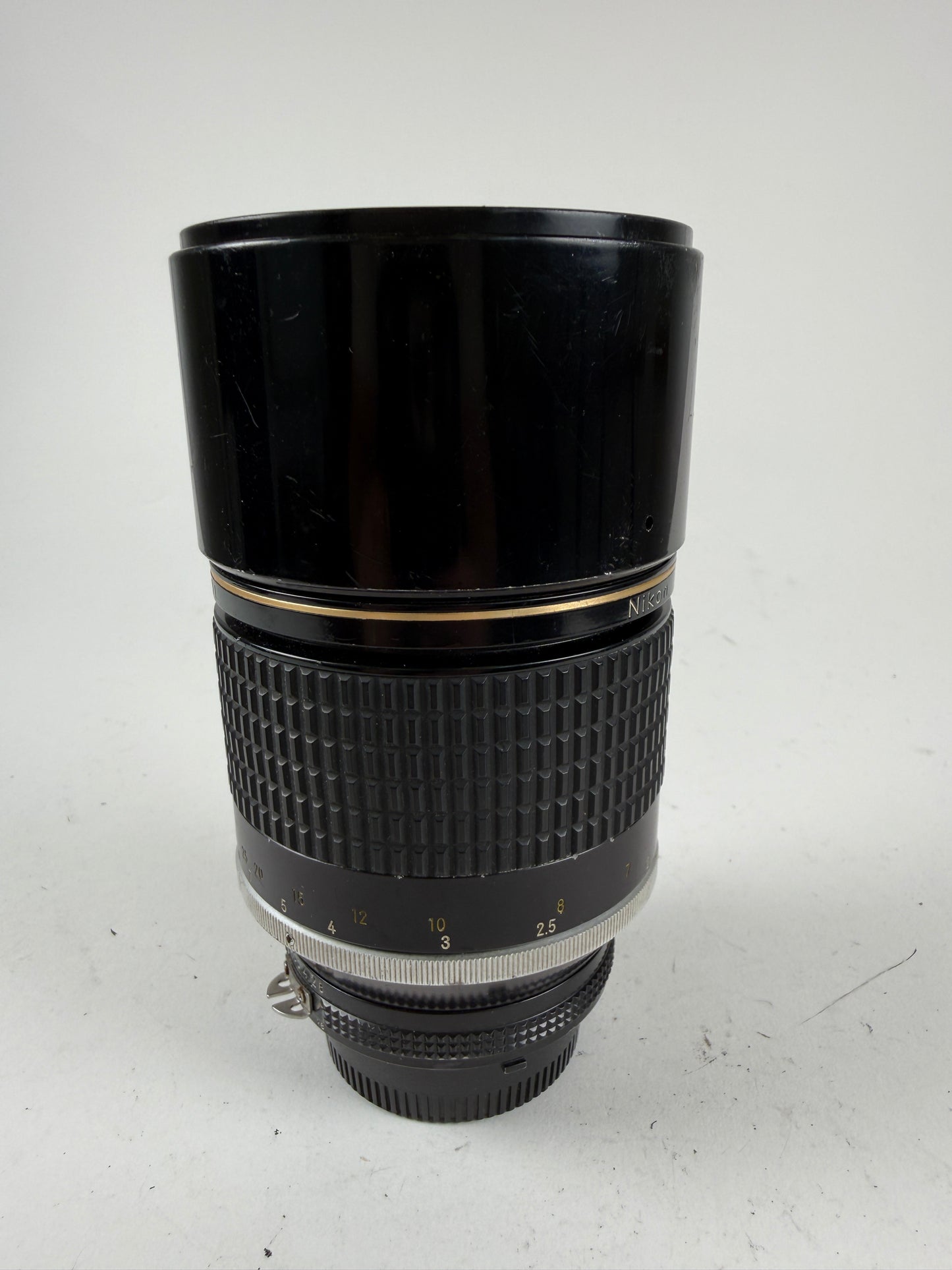 Nikon Nikkor ED AIS Ai-s 180mm f2.8 Telephoto MF Lens