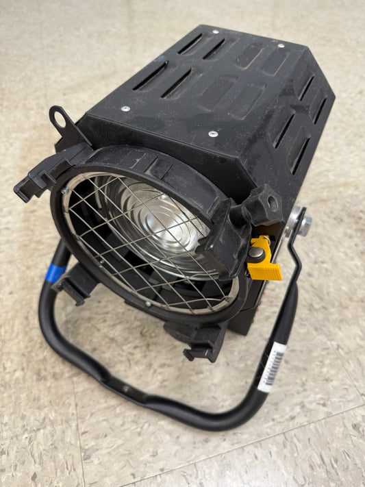 DeSisti LED Leonardo 6 LED Fresnel Eco Friendly Light