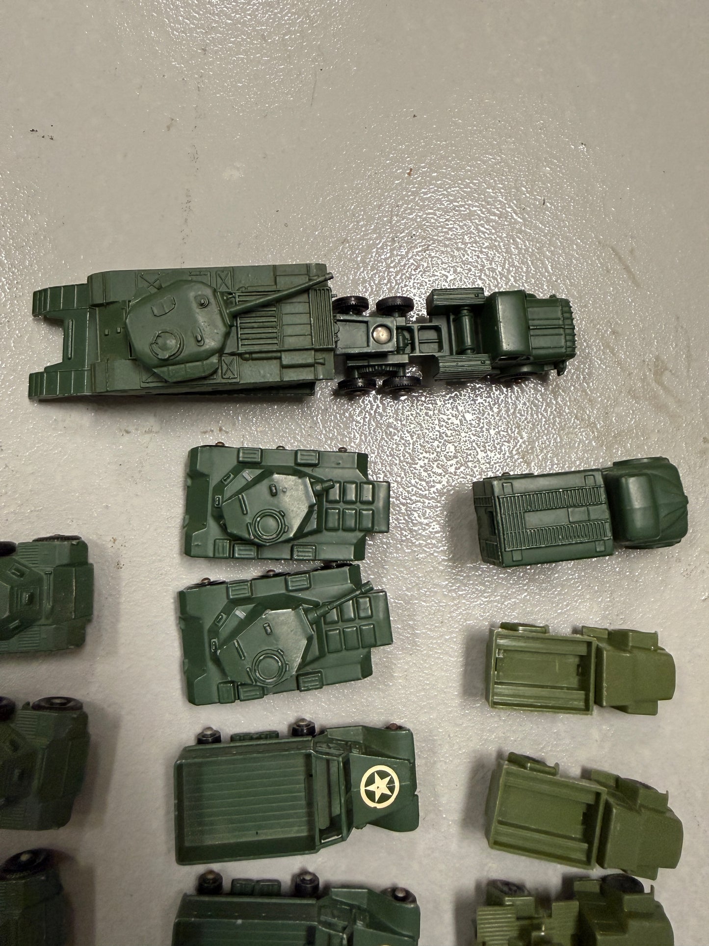 Vintage Lesney Matchbox car lot of 13 military vehicles tank, no 67, 68, 49, etc
