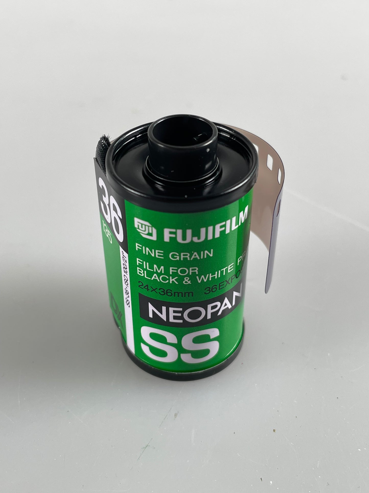 FUJIFILM Neopan SS 35mm Black and White Negative Film (35mm Roll Film, 36 Exposures) 1 roll