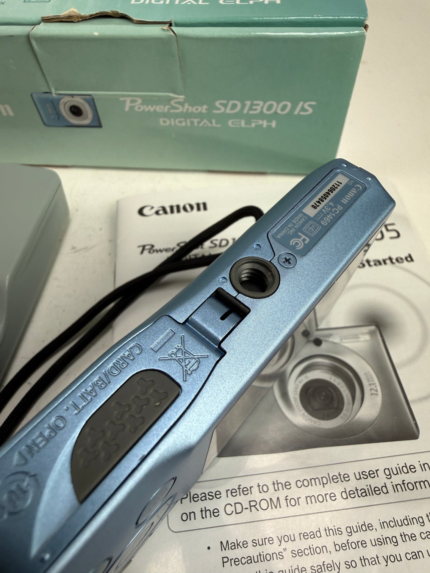 Canon PowerShot SD1300 IS Digital ELPH 12.1 MP Blue