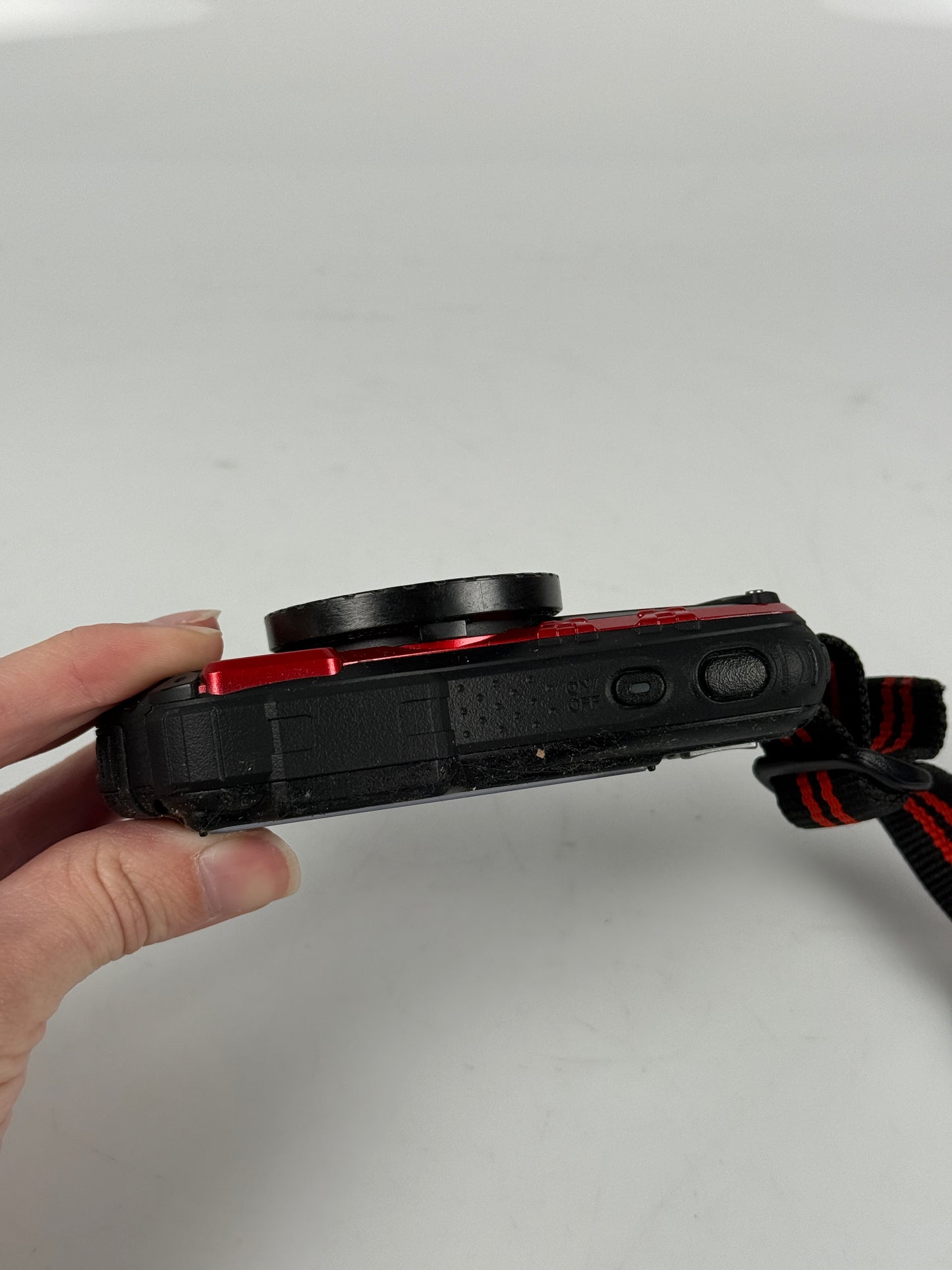 Pentax OPTIO WG-10 14.0MP 5x Water/Shockproof Digital Camera - Red