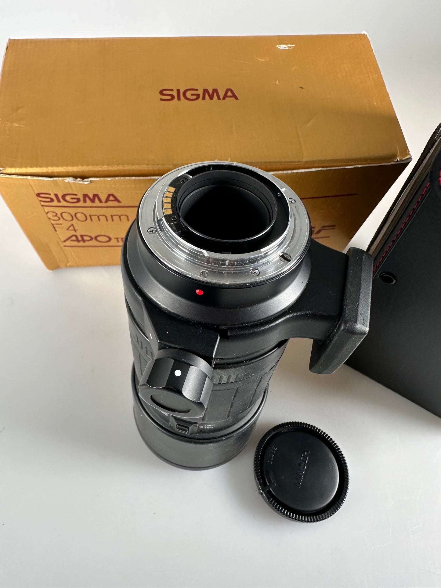 SIGMA AF APO TELE MACRO 300mm F4 Telephoto lens for Minolta